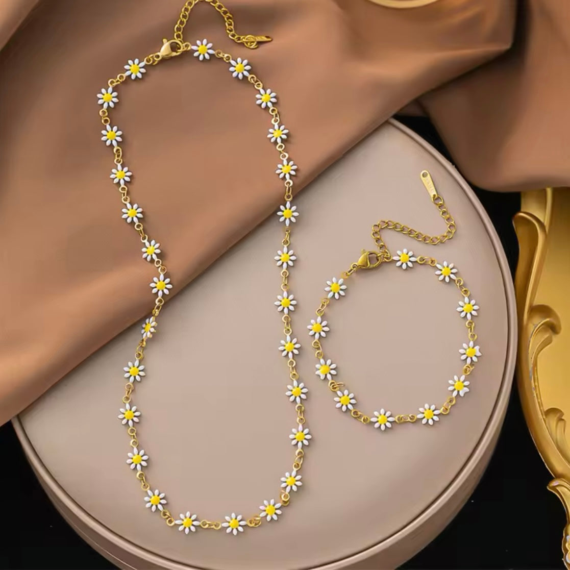 Daisy Charms Necklace And Bracelet